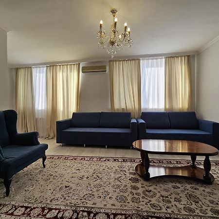 Yassy Hotel, Turkistan Ngoại thất bức ảnh