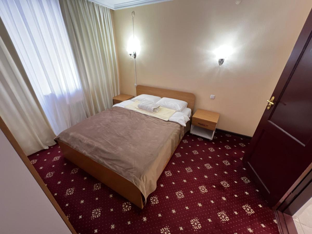 Yassy Hotel, Turkistan Ngoại thất bức ảnh