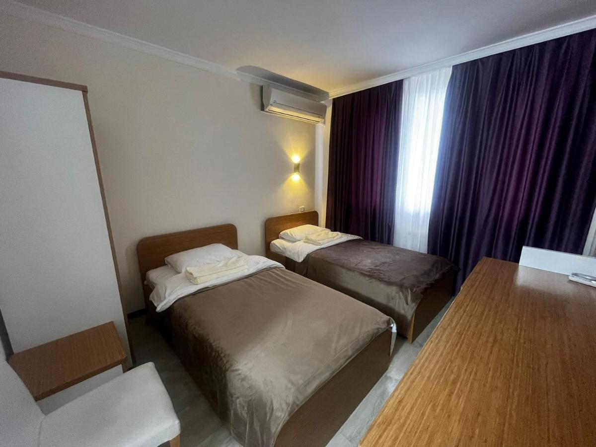 Yassy Hotel, Turkistan Ngoại thất bức ảnh