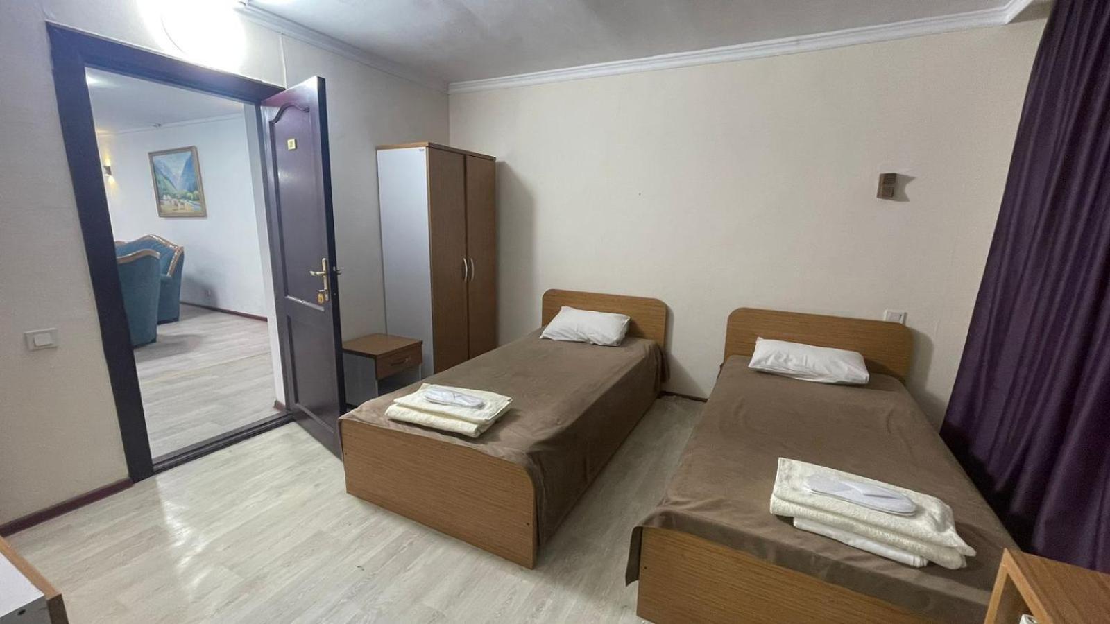 Yassy Hotel, Turkistan Ngoại thất bức ảnh