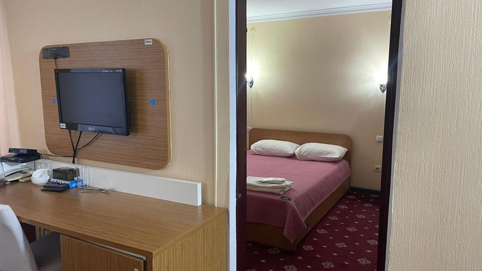 Yassy Hotel, Turkistan Ngoại thất bức ảnh