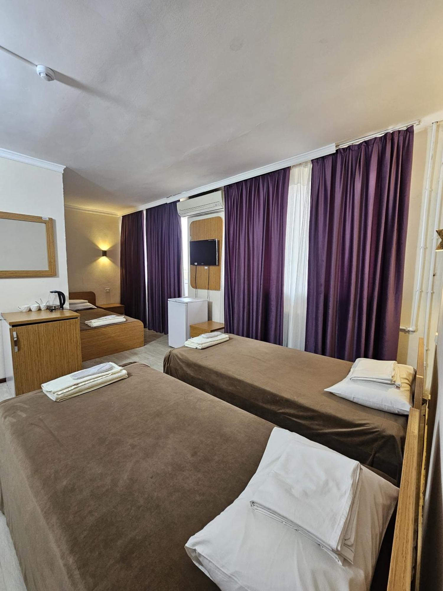 Yassy Hotel, Turkistan Ngoại thất bức ảnh