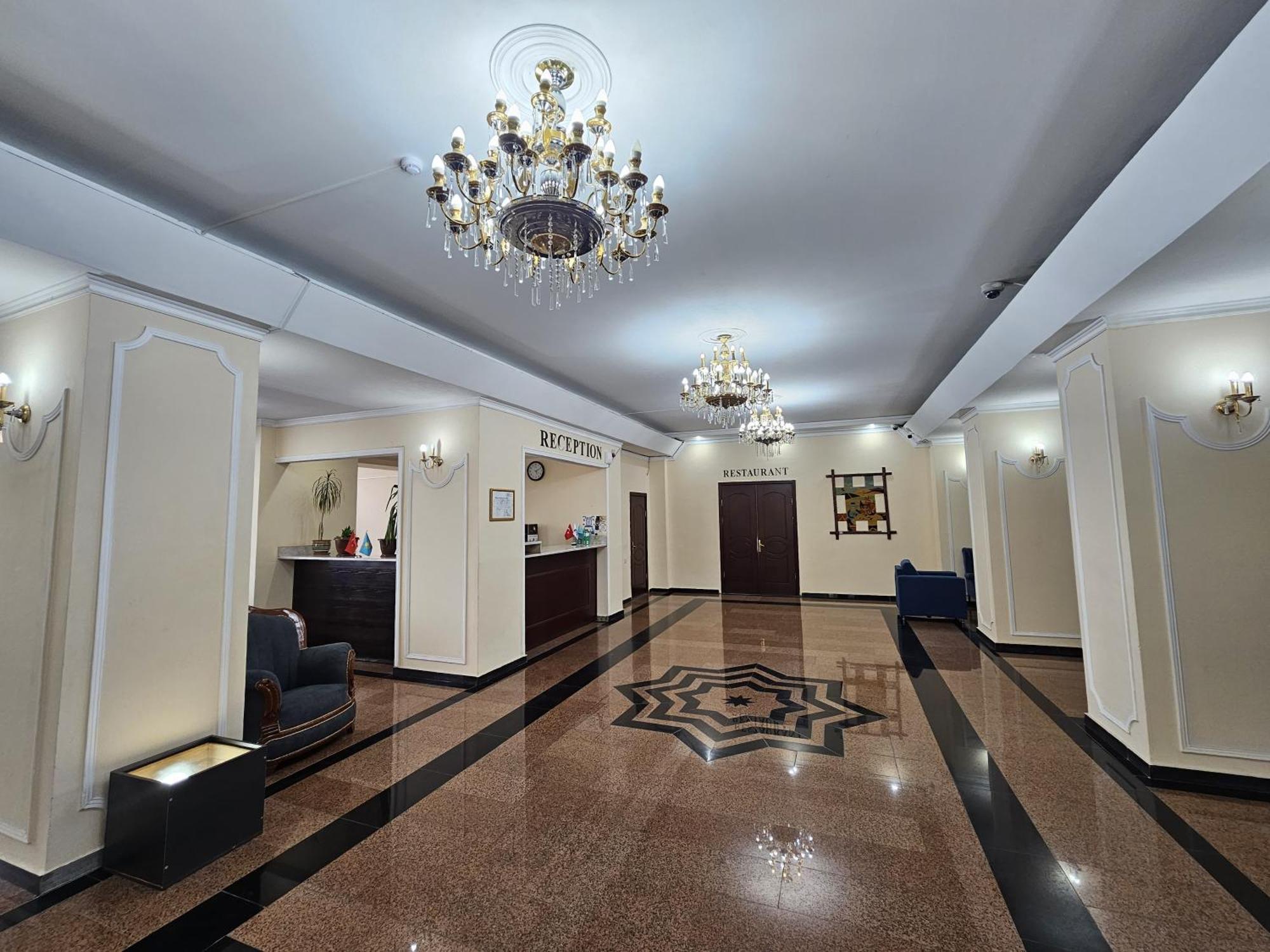 Yassy Hotel, Turkistan Ngoại thất bức ảnh