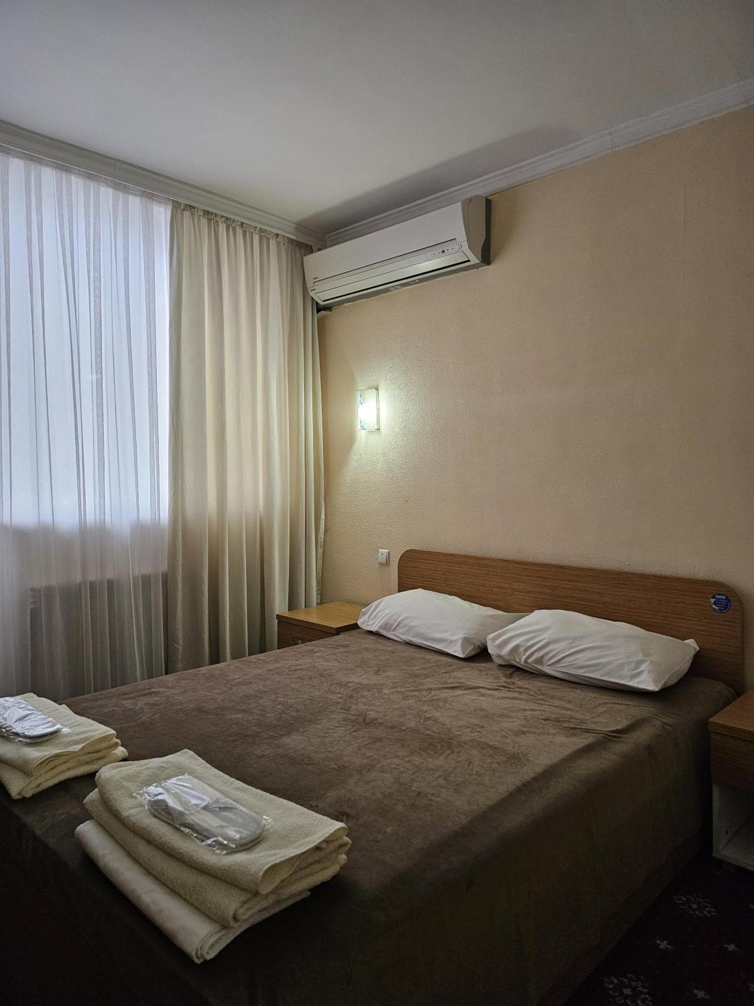 Yassy Hotel, Turkistan Ngoại thất bức ảnh