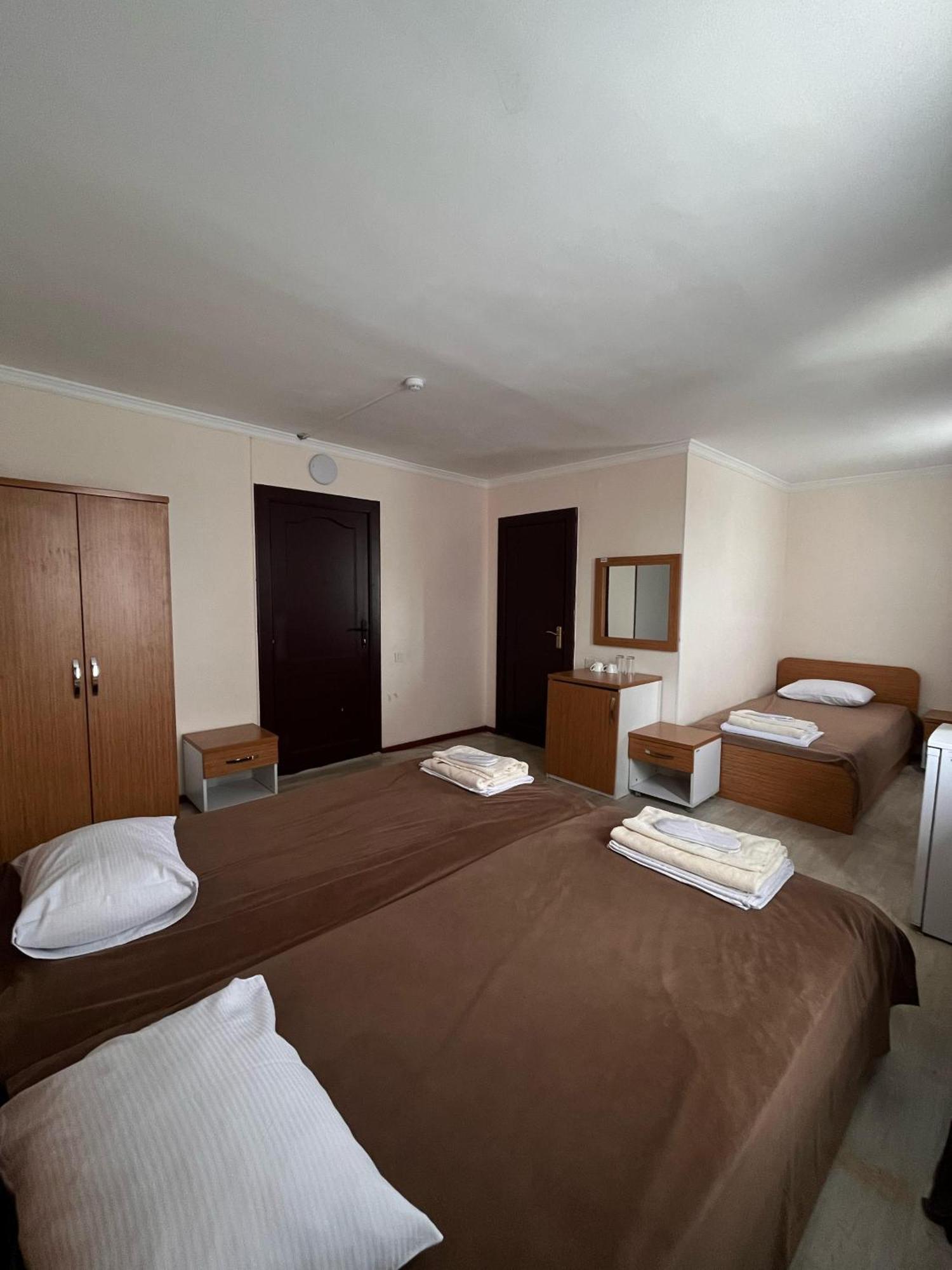 Yassy Hotel, Turkistan Ngoại thất bức ảnh