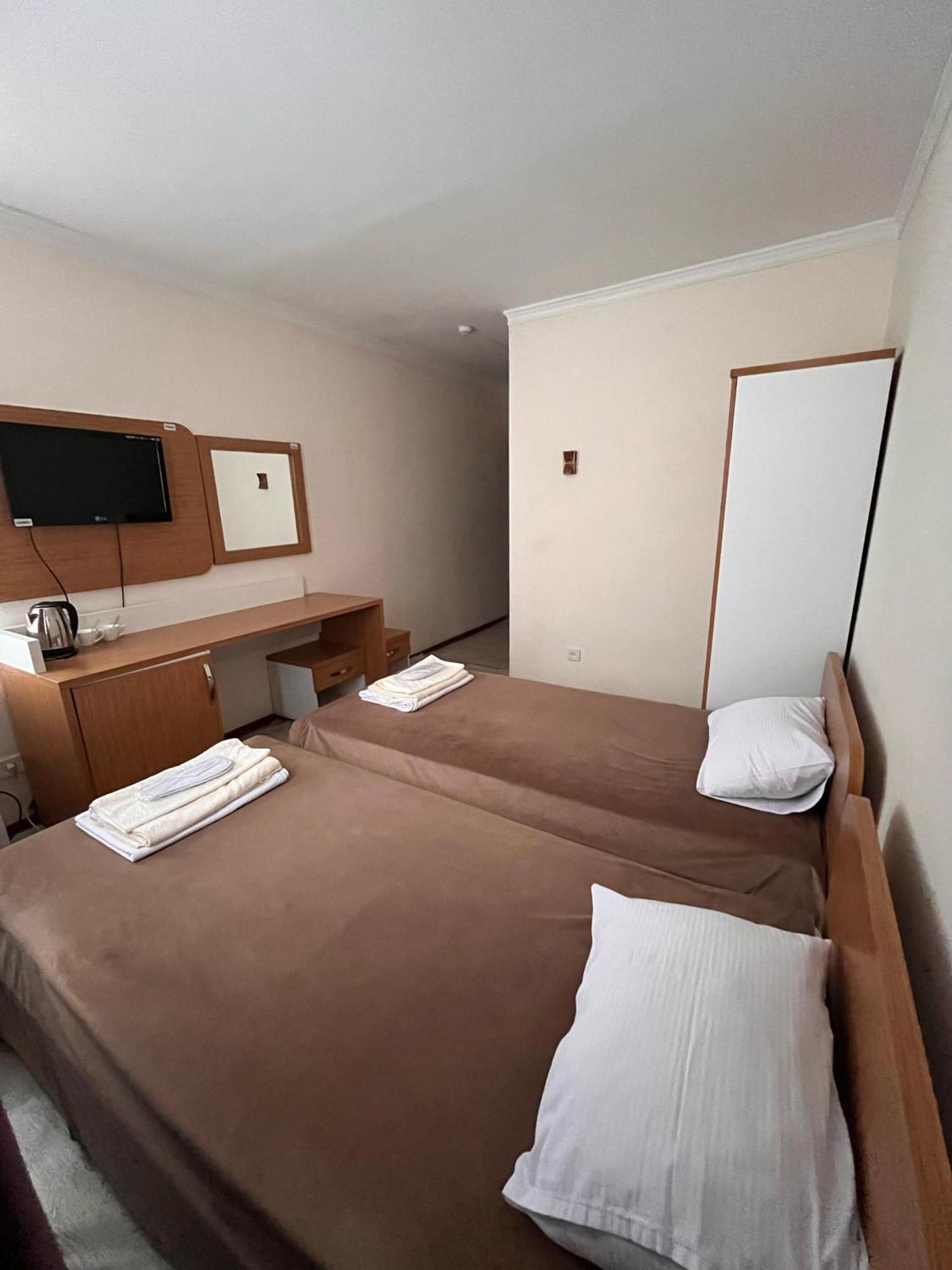 Yassy Hotel, Turkistan Ngoại thất bức ảnh