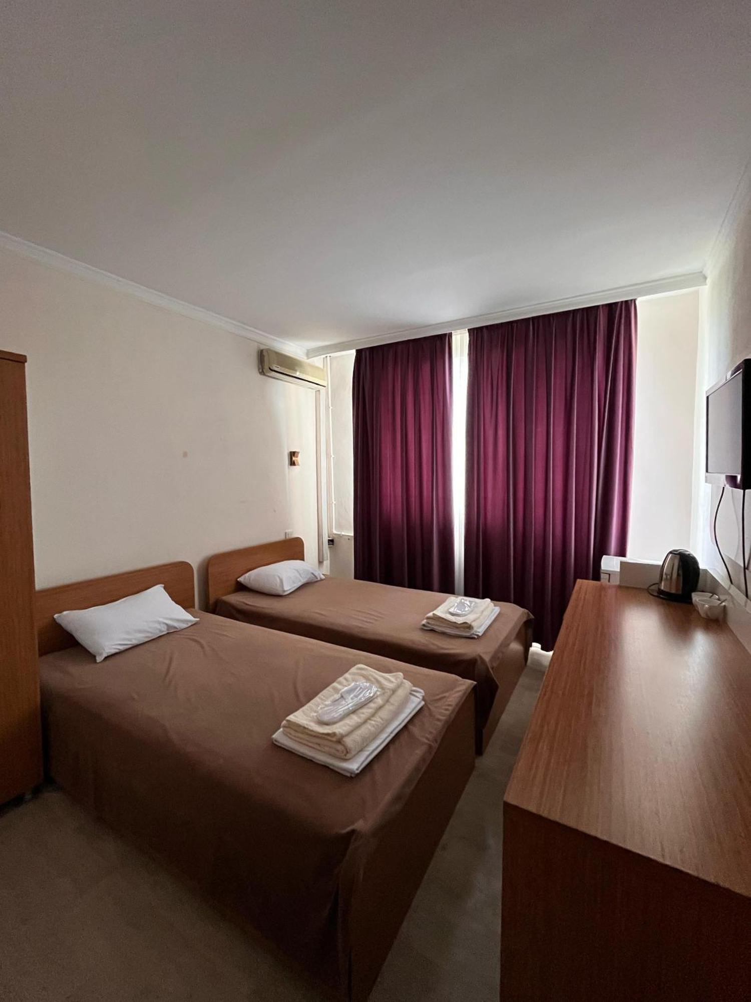 Yassy Hotel, Turkistan Ngoại thất bức ảnh