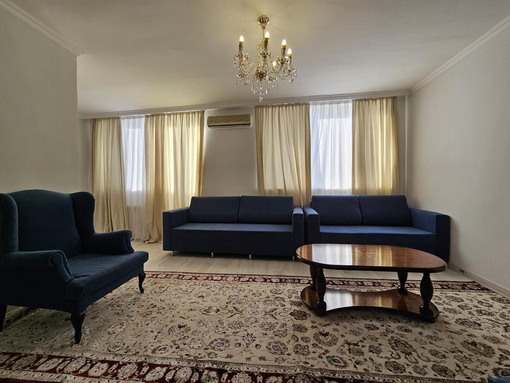 Yassy Hotel, Turkistan Ngoại thất bức ảnh