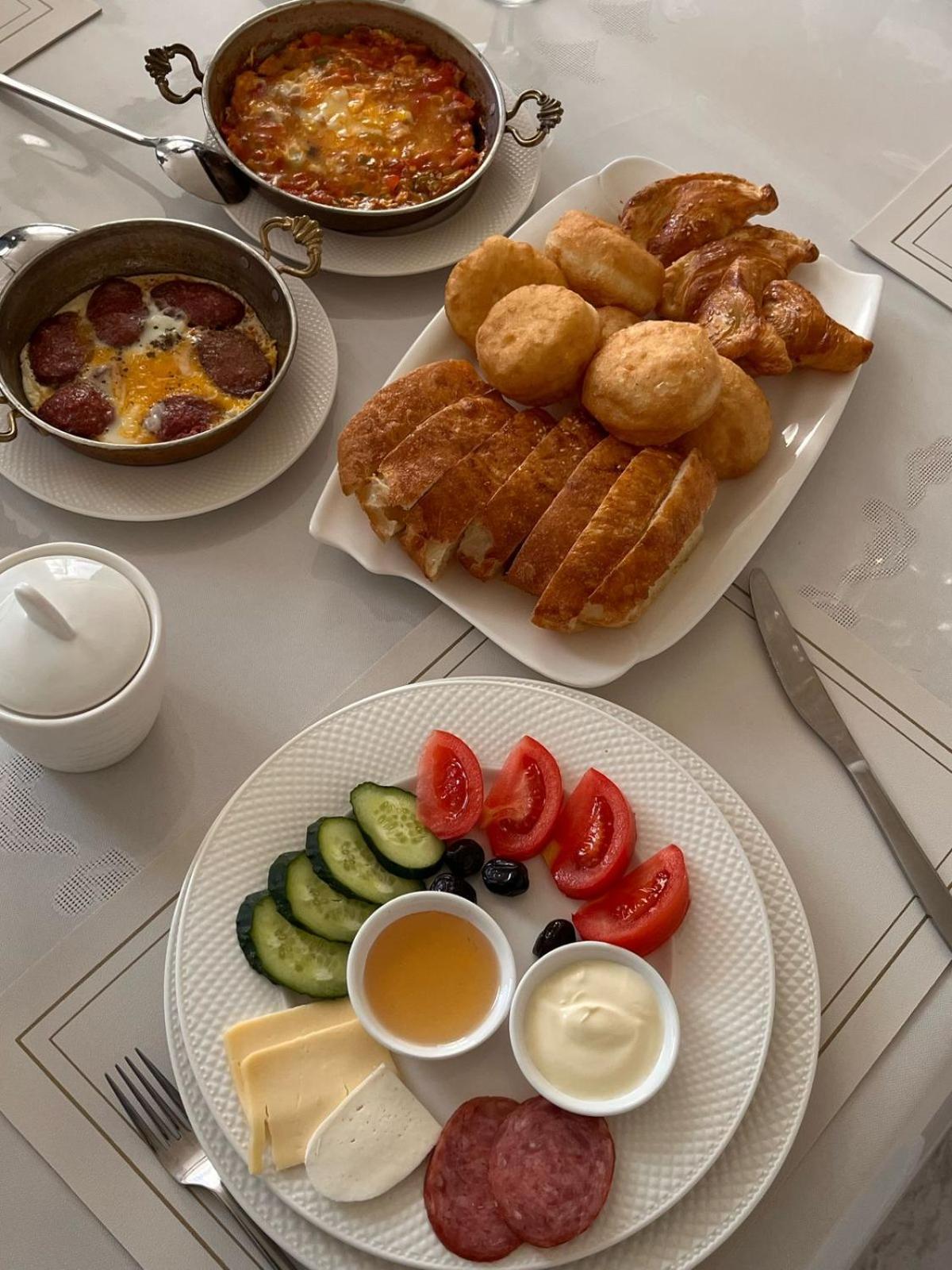 Yassy Hotel, Turkistan Ngoại thất bức ảnh